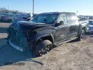 2024 Toyota Tundra Limited z VIN 5TFJA5DB2RX153316, wystawiony jako IAAI lot #41759602 z przebiegiem 19 592 mil mil oraz . Historia ofert i sprzedaży dostępna na DreamBid. Obrazek 16.