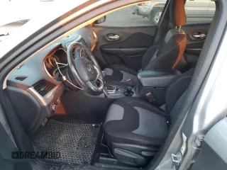 2016 Jeep Cherokee Altitude с VIN 1C4PJMAB2GW349218, выставлен на аукционе Copart как лот 84157794 с пробегом 166 478 миль миль и Списание • Salvage title. История ставок и продаж доступна на DreamBid. Изображение 7.