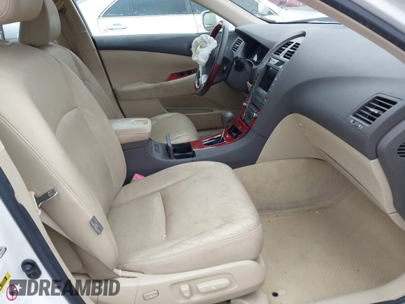 2009 Lexus ES 350 with VIN JTHBJ46G892338439, listed as a IAAI auction lot 41880952 with 90,747 mi miles. Bid and sale history available at carsss.com. Image 5.