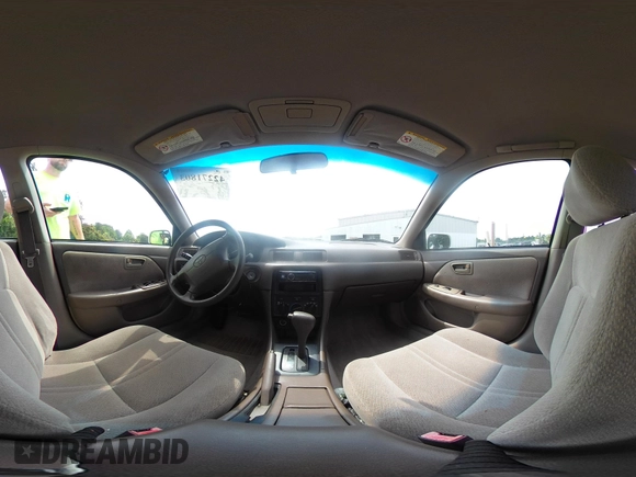 2001 Toyota Camry CE z VIN 4T1BG22KX1U767696, wystawiony jako IAAI lot #42271803 z przebiegiem 130 927 mil mil oraz . Historia ofert i sprzedaży dostępna na DreamBid. Obrazek 18.