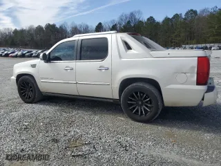 2010 Cadillac Escalade EXT Luxury with VIN 3GYVKMEF1AG177250, listed as a Copart auction lot 45498055 with 173,568 mi miles and Clean Title. Bid and sale history available at carsss.com. Image 2.
