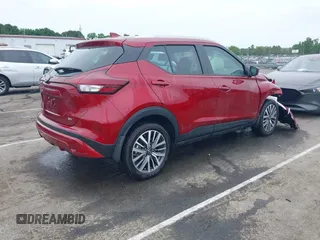 2024 Nissan Kicks SV z VIN 3N1CP5CV2RL538229, wystawiony jako IAAI lot #42218438 z przebiegiem 3 113 mil mil oraz . Historia ofert i sprzedaży dostępna na DreamBid. Obrazek 4.