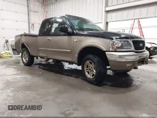 2003 Ford F-150 XL z VIN 1FTRX18L73NA93596, wystawiony jako IAAI lot #42069903 z przebiegiem 283 361 mil mil oraz . Historia ofert i sprzedaży dostępna na DreamBid. Obrazek 2.
