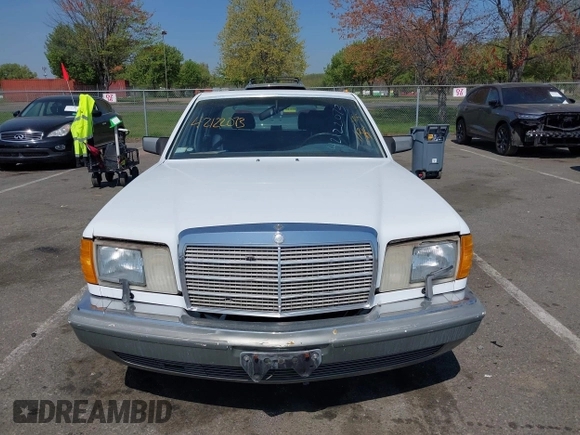 1988 Mercedes-Benz 560 with VIN WDBCA39DXJA420974, listed as a IAAI auction lot 42122073 with 113,273 mi miles and . Bid and sale history available at DreamBid. Image 6.