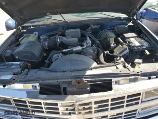 1998 Chevrolet Tahoe with VIN 3GNEK18R5WG107730, listed as a Copart auction lot 74563524 with 251,307 mi miles and Salvage Title. Bid and sale history available at carsss.com. Image 11.
