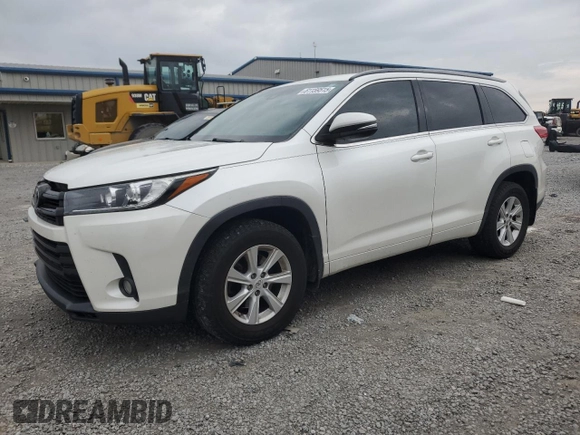 2017 Toyota Highlander XLE with VIN 5TDJZRFH7HS423114, listed as a Copart auction lot 61159515 with 111,226 mi miles and Salvage title. Bid and sale history available at DreamBid. Image 1.