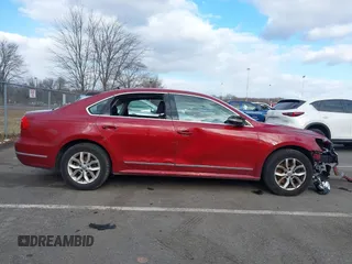 2016 Volkswagen Passat S с VIN 1VWAT7A38GC011797, выставлен на аукционе IAAI как лот 41227670 с пробегом 128 238 миль миль и . История ставок и продаж доступна на DreamBid. Изображение 13.