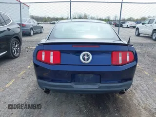 2012 Ford Mustang Premium с VIN 1ZVBP8AM6C5271931, выставлен на аукционе IAAI как лот 42007638 с пробегом 194 106 миль миль и . История ставок и продаж доступна на DreamBid. Изображение 17.