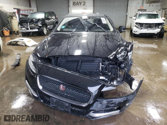2018 Jaguar XF 25t Premium with VIN SAJBJ4FX8JCY54463, listed as a Copart auction lot 81089384 with 90,263 mi miles and Salvage Title. Bid and sale history available at carsss.com. Image 5.