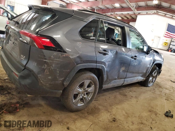 2022 Toyota RAV4 XLE with VIN 2T3P1RFV2NC292175, listed as a Copart auction lot 61615985 with Not provided miles and Non repairable. Bid and sale history available at DreamBid. Image 3.