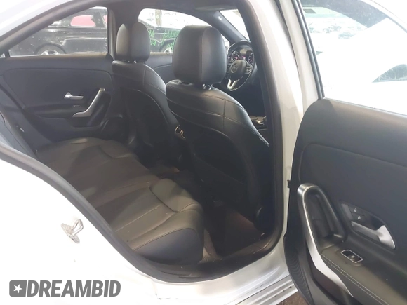 2020 Mercedes-Benz A 220 z VIN W1K3G4EB8LJ207430, wystawiony jako IAAI lot #42177595 z przebiegiem 56 148 mil mil oraz . Historia ofert i sprzedaży dostępna na DreamBid. Obrazek 8.