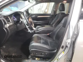 2019 Toyota Highlander SE z VIN 5TDJZRFHXKS745415, wystawiony jako Copart lot #49050585 z przebiegiem 81 440 mil mil oraz Szkoda całkowita • Salvage title. Historia ofert i sprzedaży dostępna na DreamBid. Obrazek 7.