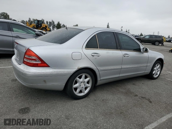 2001 Mercedes-Benz C 320 with VIN WDBRF64J01F124150, listed as a Copart auction lot 50624475 with Not Provided miles and Clean Title. Bid and sale history available at DreamBid. Image 3.