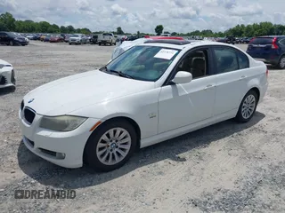 2009 BMW 3 Series 328i xDrive z VIN WBAPK53509A513170, wystawiony jako IAAI lot #42378731 z przebiegiem 194 493 mil mil oraz . Historia ofert i sprzedaży dostępna na DreamBid. Obrazek 2.