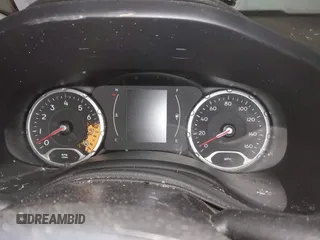 2016 Jeep Renegade Latitude with VIN ZACCJBBTXGPD19844, listed as a IAAI auction lot 41385777 with 102,891 mi miles. Bid and sale history available at carsss.com. Image 7.