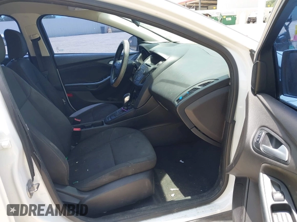 2017 Ford Focus SE z VIN 1FADP3F24HL207613, wystawiony jako IAAI lot #42596200 z przebiegiem 151 347 mil mil oraz . Historia ofert i sprzedaży dostępna na DreamBid. Obrazek 5.
