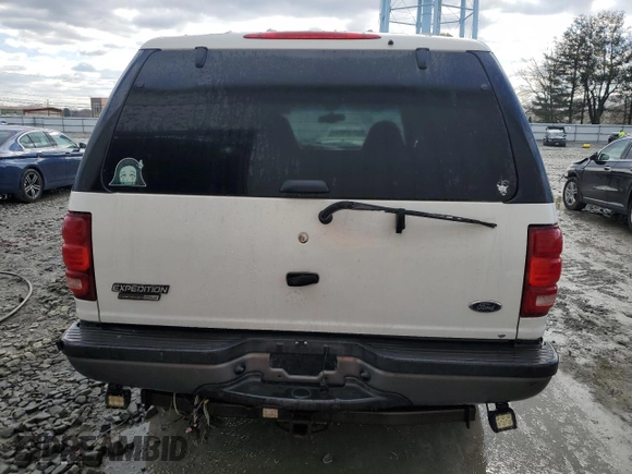 2000 Ford Expedition XLT with VIN 1FMRU1662YLB35757, listed as a Copart auction lot 44363845 with 206,135 mi miles and Salvage Title. Bid and sale history available at DreamBid. Image 6.