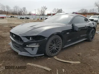 2021 Ford Mustang GT z VIN 1FA6P8CF8M5150487, wystawiony jako Copart lot #49863875 z przebiegiem 24 943 mil mil oraz Szkody całkowita. Historia ofert i sprzedaży dostępna na DreamBid. Obrazek 1.