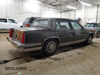 1988 Cadillac Fleetwood z VIN 1G6CB5152J4260475, wystawiony jako Copart lot #81801344 z przebiegiem 132 804 mil mil oraz Czysty tytuł • Clean title. Historia ofert i sprzedaży dostępna na DreamBid. Obrazek 3.