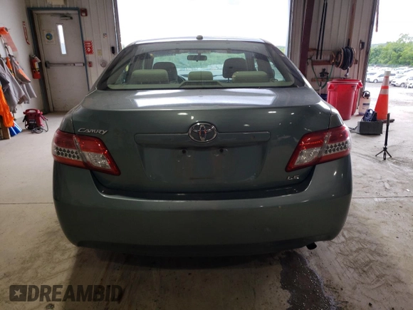 2010 Toyota Camry z VIN JTNBF3EK3A3002517, wystawiony jako Copart lot #57753675 z przebiegiem 196 094 mil mil oraz Szkoda całkowita • Salvage title. Historia ofert i sprzedaży dostępna na DreamBid. Obrazek 6.