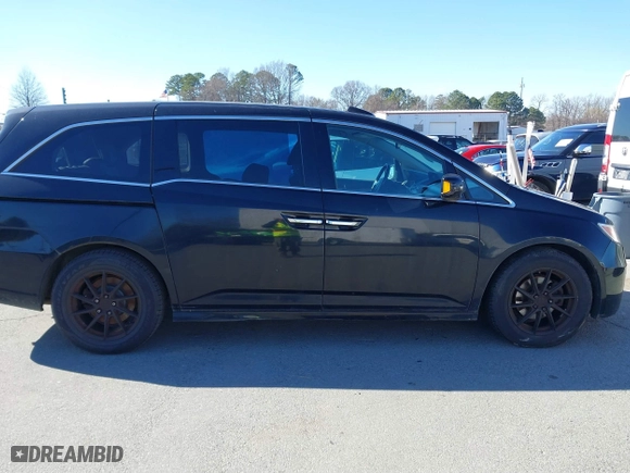 2013 Honda Odyssey Touring with VIN 5FNRL5H99DB076385, listed as a IAAI auction lot 41751504 with 233,875 mi miles. Bid and sale history available at carsss.com. Image 13.