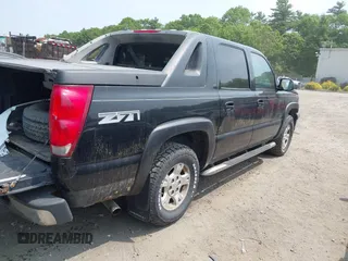 2006 Chevrolet Avalanche Z71 z VIN 3GNEK12Z76G242460, wystawiony jako IAAI lot #42424003 z przebiegiem 203 978 mil mil oraz . Historia ofert i sprzedaży dostępna na DreamBid. Obrazek 6.