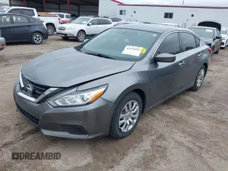 2017 Nissan Altima S z VIN 1N4AL3AP8HN364874, wystawiony jako IAAI lot #42124451 z przebiegiem 114 967 mil mil oraz . Historia ofert i sprzedaży dostępna na DreamBid. Obrazek 18.
