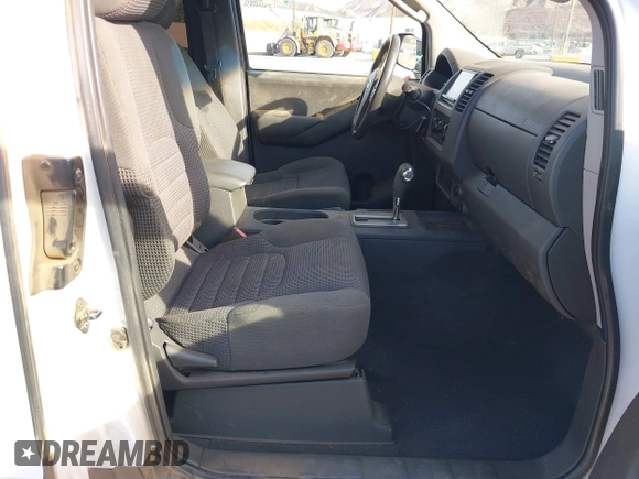 2007 Nissan Frontier SE z VIN 1N6AD06U67C417356, wystawiony jako IAAI lot #41157828 z przebiegiem 101 937 mil mil oraz . Historia ofert i sprzedaży dostępna na DreamBid. Obrazek 5.