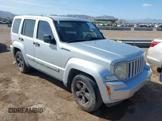 2012 Jeep Liberty Sport Latitude z VIN 1C4PJLAK1CW178725, wystawiony jako IAAI lot #42062622 z przebiegiem 196 793 mil mil oraz . Historia ofert i sprzedaży dostępna na DreamBid. Obrazek 1.