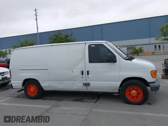 2006 Ford Econoline Cargo with VIN 1FTRE14W16HA85762, listed as a IAAI auction lot 42075835 with 88,491 mi miles. Bid and sale history available at carsss.com. Image 12.