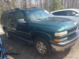 2001 Chevrolet Suburban LT with VIN 3GNFK16T71G243112, listed as a IAAI auction lot 41827393 with 270,887 mi miles. Bid and sale history available at carsss.com. Image 1.