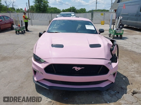 2020 Ford Mustang GT z VIN 1FA6P8CF5L5167150, wystawiony jako IAAI lot #42532222 z przebiegiem 72 292 mil mil oraz . Historia ofert i sprzedaży dostępna na DreamBid. Obrazek 12.