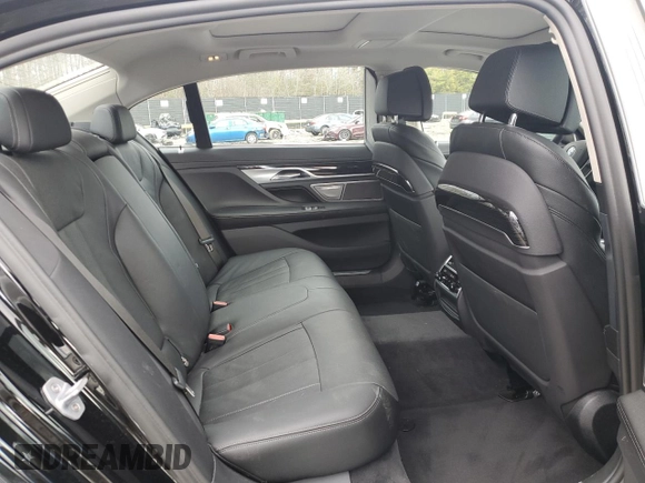 2019 BMW 7 Series 740i xDrive with VIN WBA7E4C51KGV70367, listed as a Copart auction lot 37604423 with 19,447 mi miles. Bid and sale history available at carsss.com. Image 10.