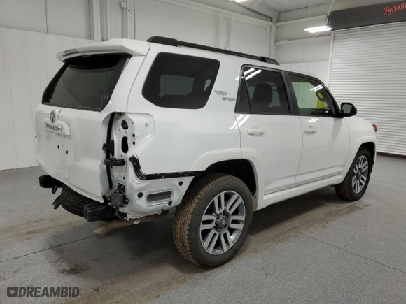 2024 Toyota 4Runner TRD Sport with VIN JTEAU5JR0R5307618, listed as a Copart auction lot 81423674 with 14,624 mi miles and Clean Title. Bid and sale history available at carsss.com. Image 3.