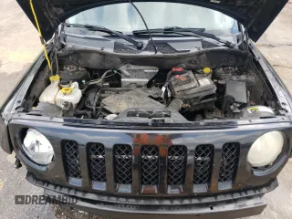 2014 Jeep Patriot Altitude z VIN 1C4NJPBA3ED729546, wystawiony jako Copart lot #52505015 z przebiegiem 202 650 mil mil oraz Szkoda całkowita • Salvage title. Historia ofert i sprzedaży dostępna na DreamBid. Obrazek 12.