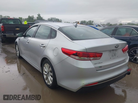 2016 Kia Optima LX z VIN 5XXGT4L37GG010780, wystawiony jako IAAI lot #42320573 z przebiegiem 154 662 mil mil oraz . Historia ofert i sprzedaży dostępna na DreamBid. Obrazek 3.