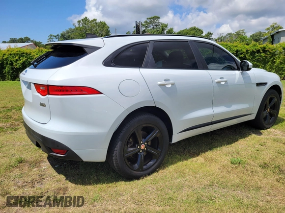 2020 Jaguar F-Pace 25t Checkered Flag Edition z VIN SADCP2FX4LA616988, wystawiony jako IAAI lot #42837127 z przebiegiem 107 925 mil mil oraz . Historia ofert i sprzedaży dostępna na DreamBid. Obrazek 4.