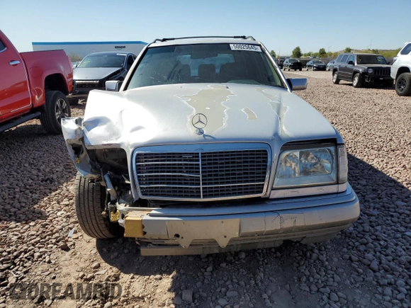 1994 Mercedes-Benz E with VIN WDBEA92E2RF283381, listed as a Copart auction lot 50025645 with 131,140 mi miles and Salvage Title. Bid and sale history available at DreamBid. Image 5.