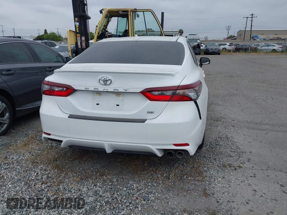 2022 Toyota Camry SE z VIN 4T1G11AK4NU675377, wystawiony jako IAAI lot #42057960 z przebiegiem 46 936 mil mil oraz . Historia ofert i sprzedaży dostępna na DreamBid. Obrazek 17.