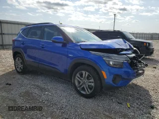 2021 Kia Seltos S z VIN KNDEUCAAXM7133459, wystawiony jako Copart lot #51489435 z przebiegiem 29 476 mil mil oraz Szkoda całkowita • Salvage title. Historia ofert i sprzedaży dostępna na DreamBid. Obrazek 4.