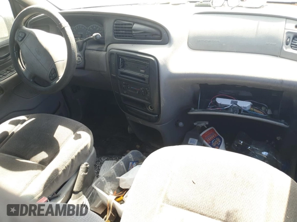 2000 Ford Windstar LX w/910A with VIN 2FMZA5044YBC18145, listed as a Copart auction lot 55472045 with 171,240 mi miles and Non repairable. Bid and sale history available at DreamBid. Image 8.