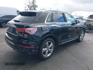 2022 Audi Q3 S line Premium z VIN WA1DECF32N1003662, wystawiony jako IAAI lot #41581740 z przebiegiem 29 980 mil mil oraz . Historia ofert i sprzedaży dostępna na DreamBid. Obrazek 4.