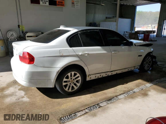 2007 BMW 3 Series 328xi with VIN WBAVC73577KP33915, listed as a Copart auction lot 53818485 with Not provided miles and Salvage title. Bid and sale history available at DreamBid. Image 3.