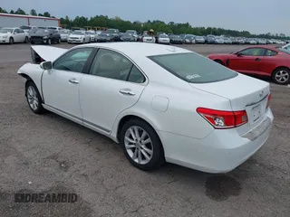 2011 Lexus ES 330 z VIN JTHBK1EG1B2440216, wystawiony jako IAAI lot #42685415 z przebiegiem 133 902 mil mil oraz . Historia ofert i sprzedaży dostępna na DreamBid. Obrazek 3.