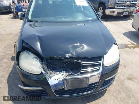 2009 Volkswagen Jetta SE with VIN 3VWRM71K59M137348, listed as a IAAI auction lot 42285086 with 120,645 mi miles and . Bid and sale history available at DreamBid. Image 6.
