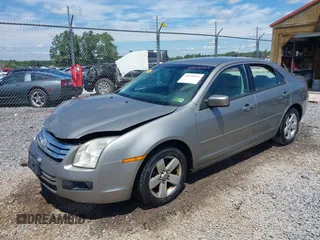2008 Ford Fusion SE with VIN 3FAHP07198R212491, listed as a IAAI auction lot 39970757 with 258,676 mi miles. Bid and sale history available at carsss.com. Image 2.