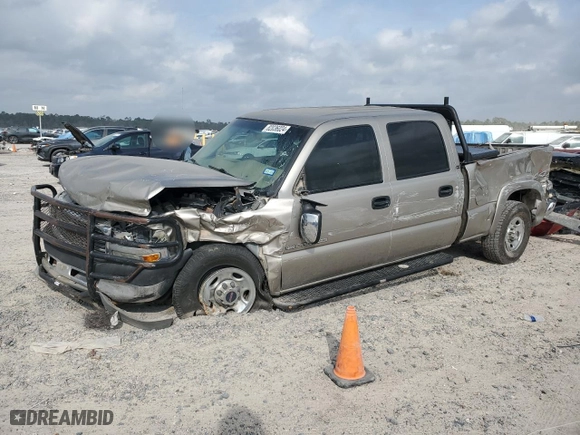 2001 GMC Sierra 2500HD SLE with VIN 1GTHK23U61F195057, listed as a Copart auction lot 82036024 with 116,211 mi miles and Salvage Title. Bid and sale history available at carsss.com. Image 1.