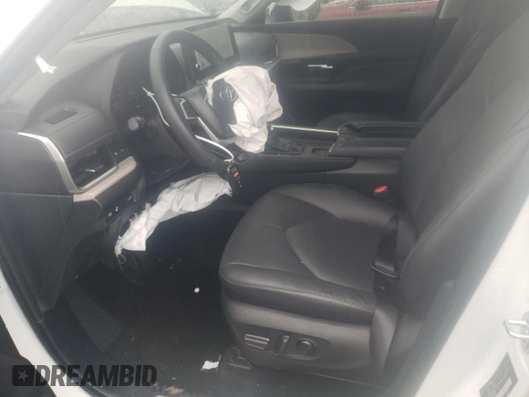 2024 Toyota Highlander XLE with VIN 5TDAAAB56RS056857, listed as a Copart auction lot 55140015 with 11,832 mi miles and Salvage title. Bid and sale history available at DreamBid. Image 7.