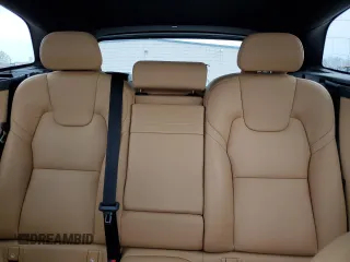 2020 Volvo XC60 Momentum с VIN YV4102RK1L1561825, выставлен на аукционе Copart как лот 47532685 с пробегом 82 337 миль миль и Списание • Salvage title. История ставок и продаж доступна на DreamBid. Изображение 10.
