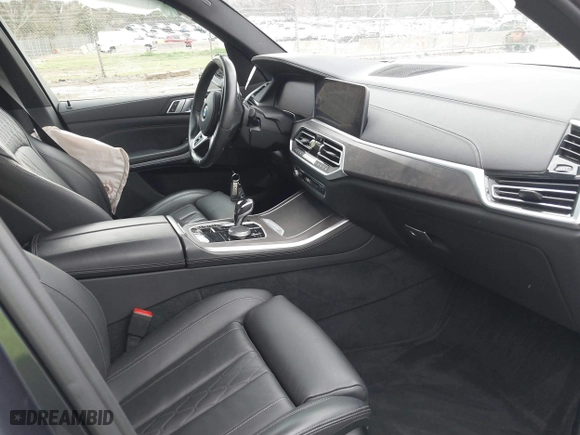 2021 BMW X5 xDrive40i with VIN 5UXCR6C01M9H56800, listed as a IAAI auction lot 41860035 with 51,779 mi miles. Bid and sale history available at carsss.com. Image 5.